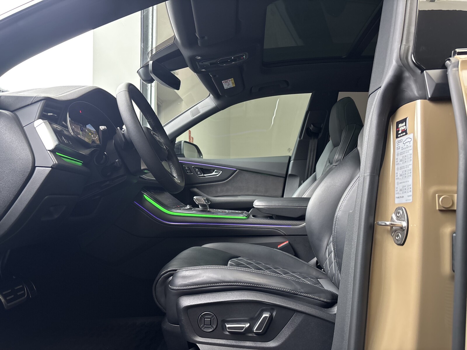 Audi SQ8 - zdjęcie 17