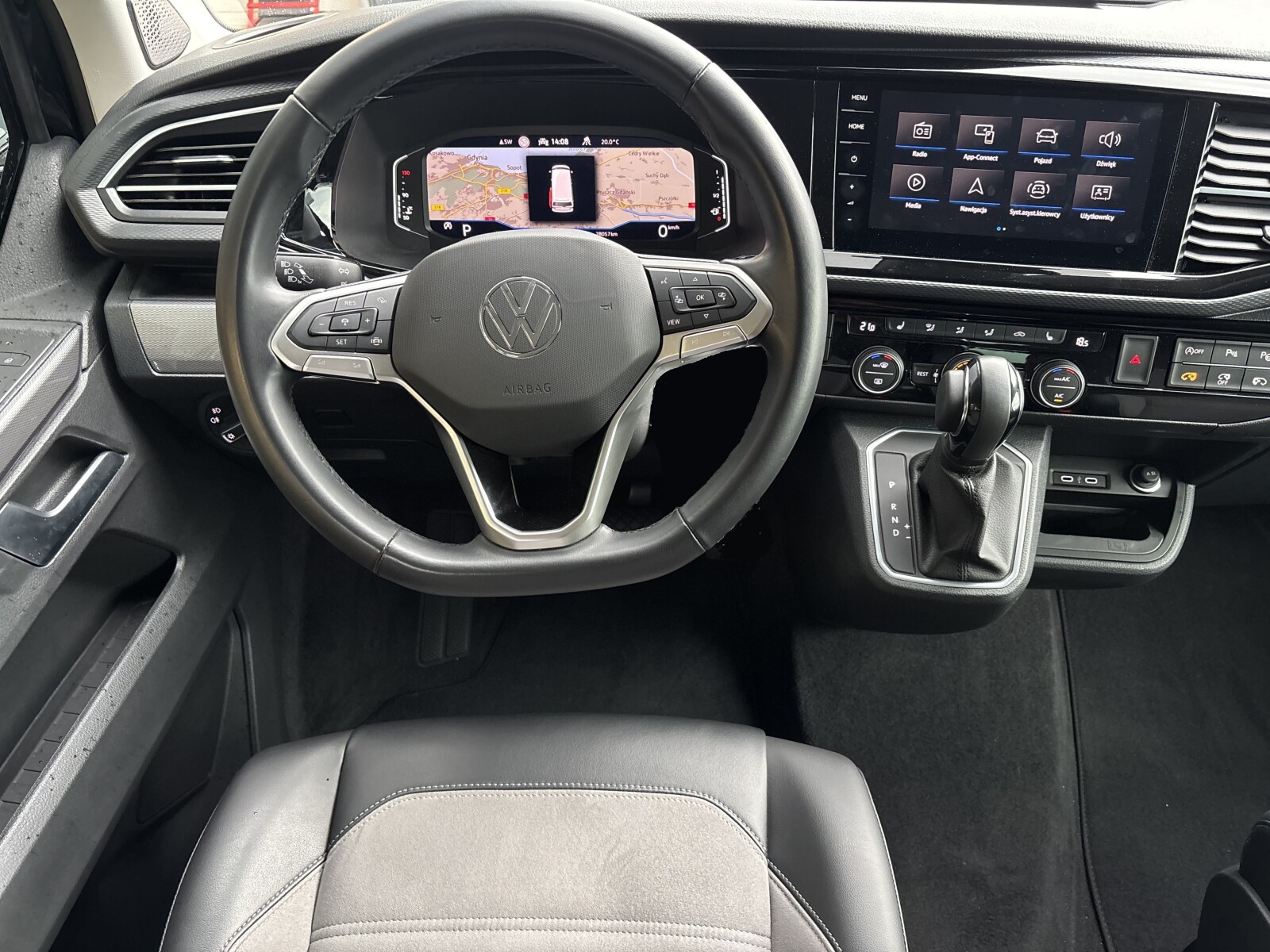 Volkswagen Multivan - zdjęcie 10