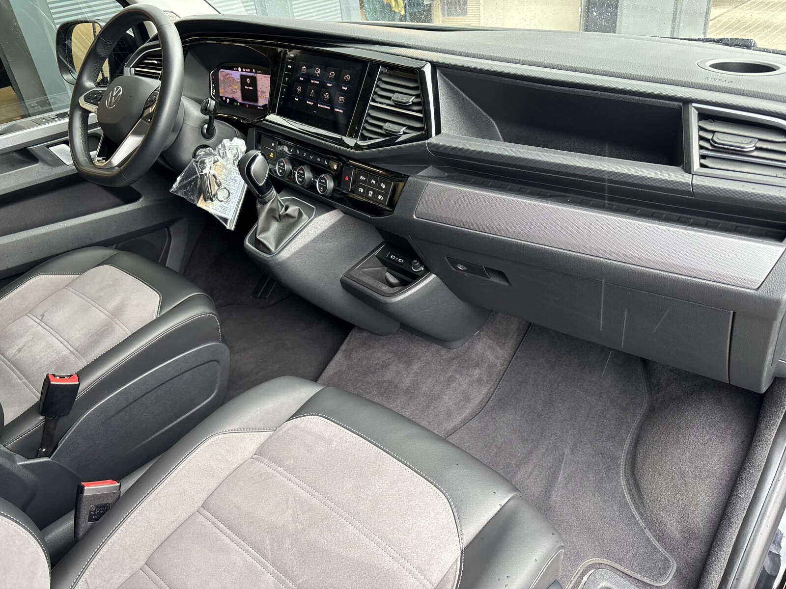 Volkswagen Multivan - zdjęcie 22