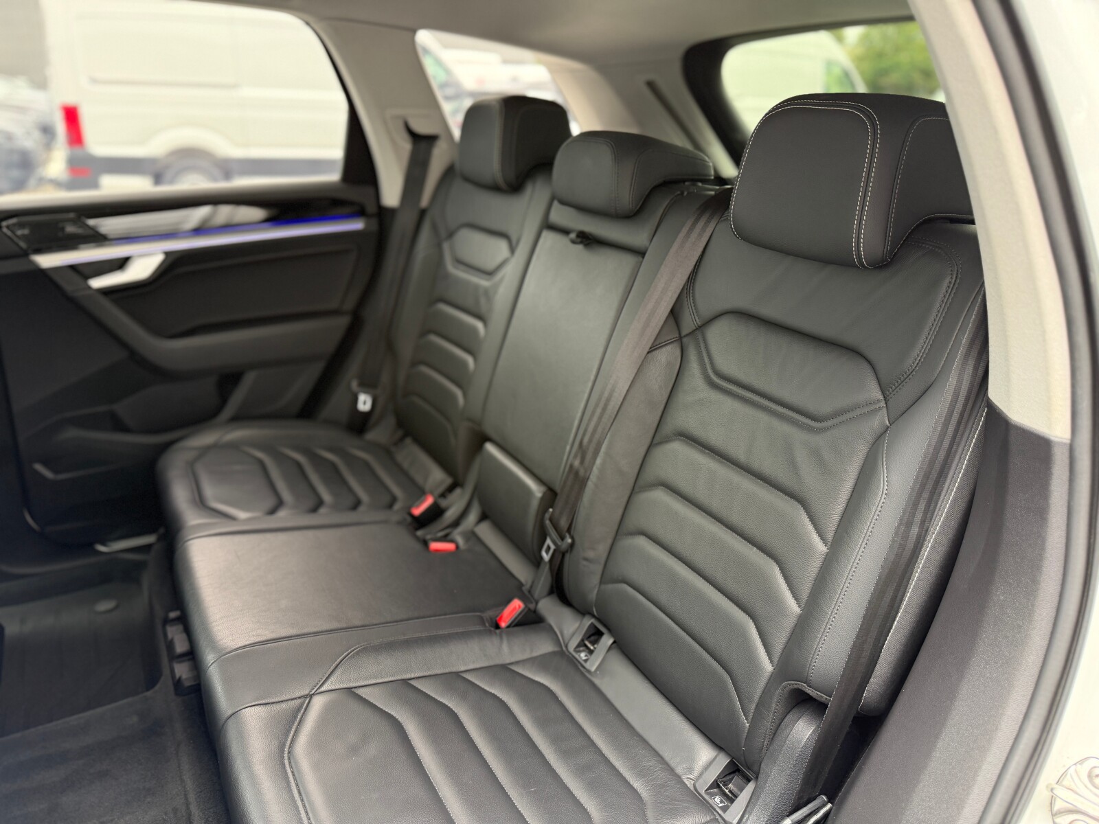 Volkswagen Touareg - zdjęcie 12