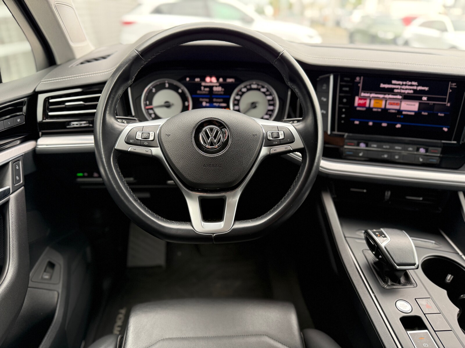 Volkswagen Touareg - zdjęcie 16