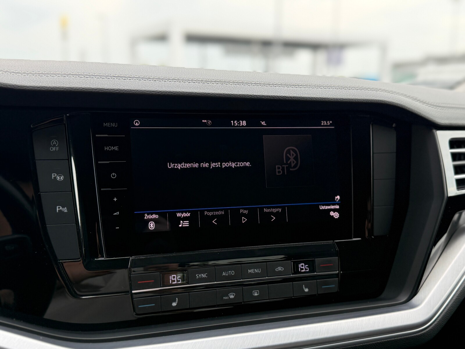 Volkswagen Touareg - zdjęcie 32