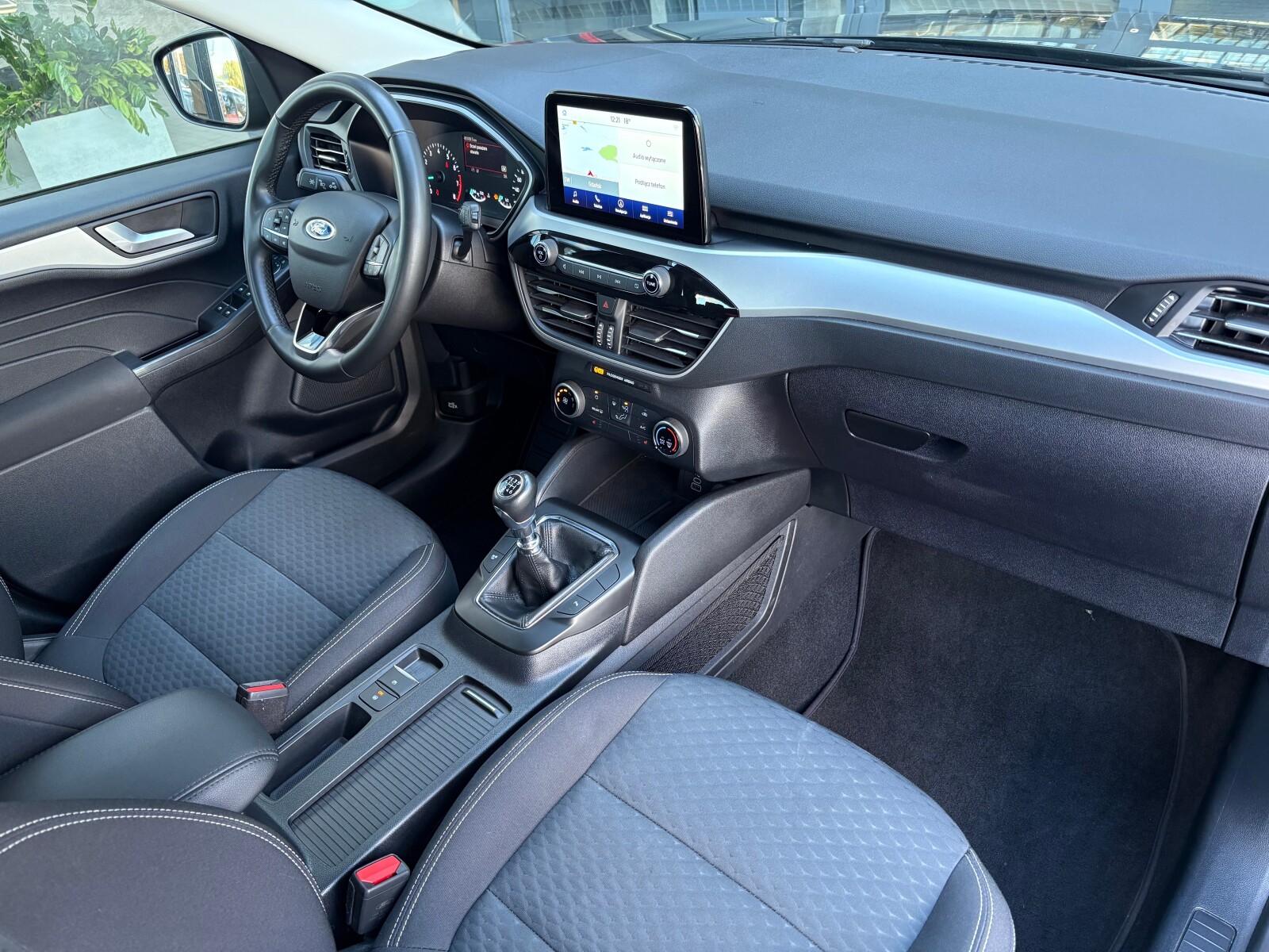 Ford Kuga - zdjęcie 14