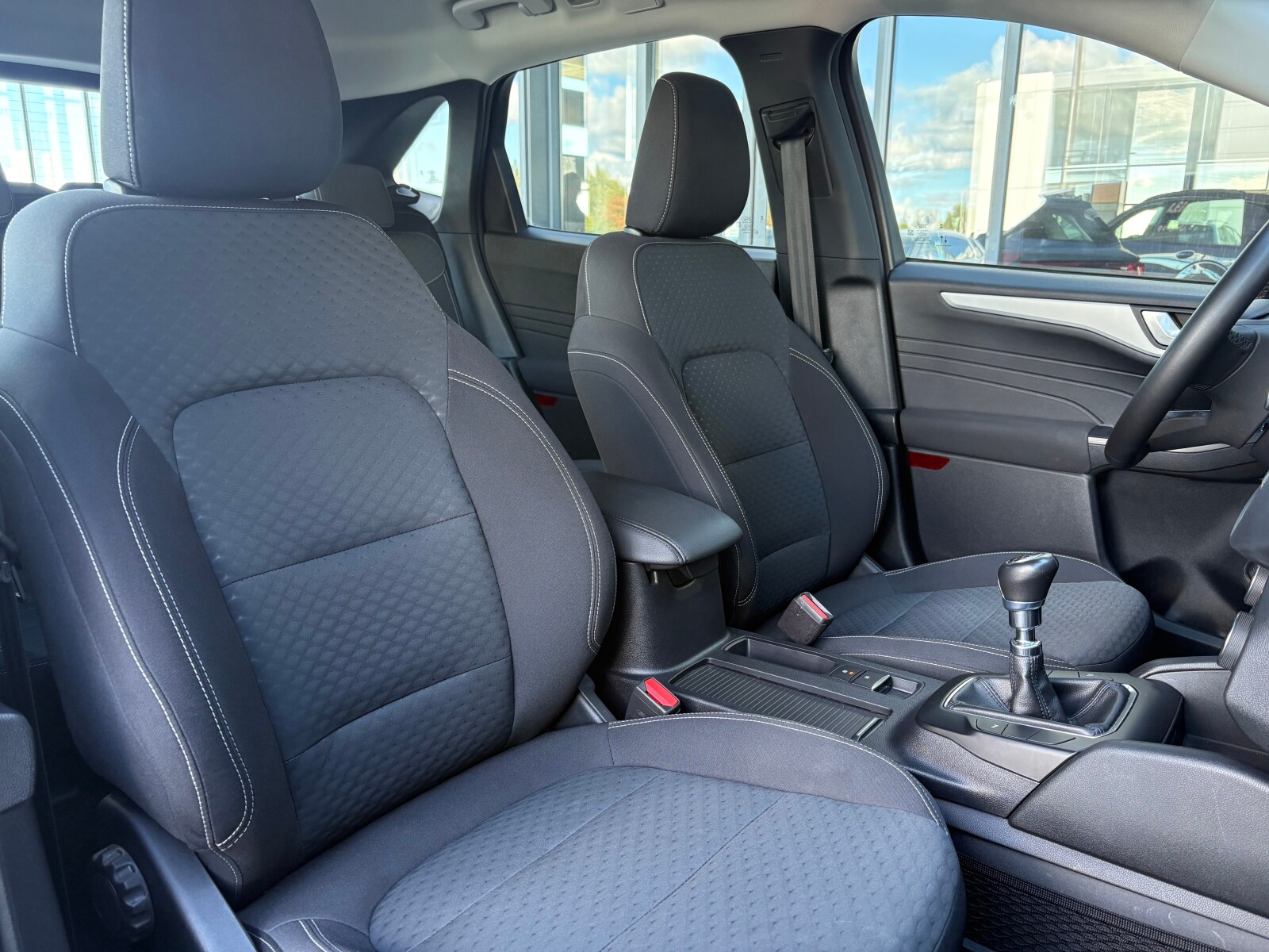 Ford Kuga - zdjęcie 15