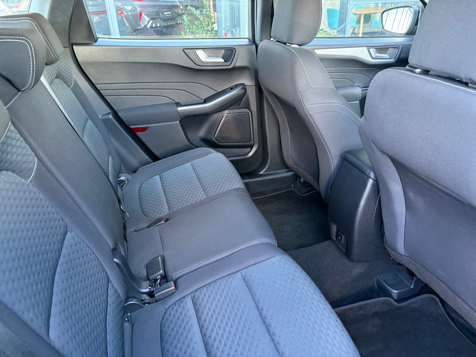 Ford Kuga - zdjęcie 13
