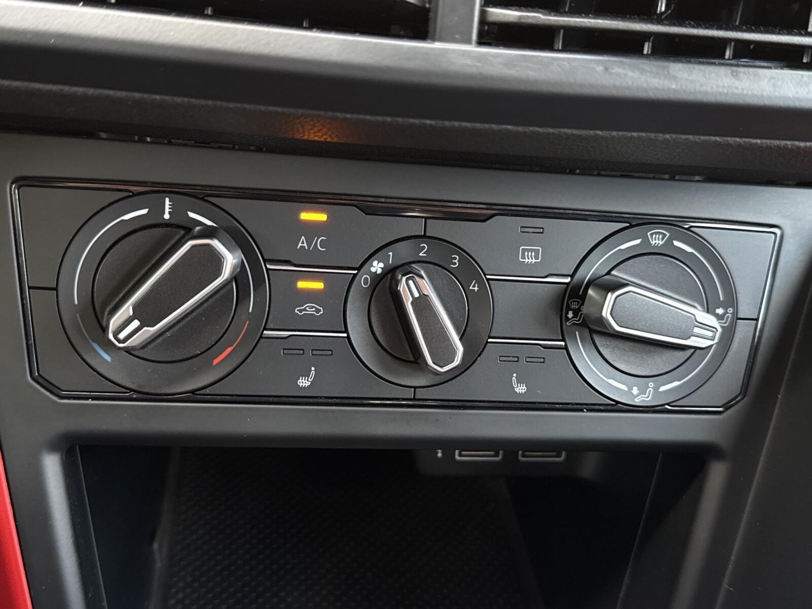 Volkswagen Polo - zdjęcie 16
