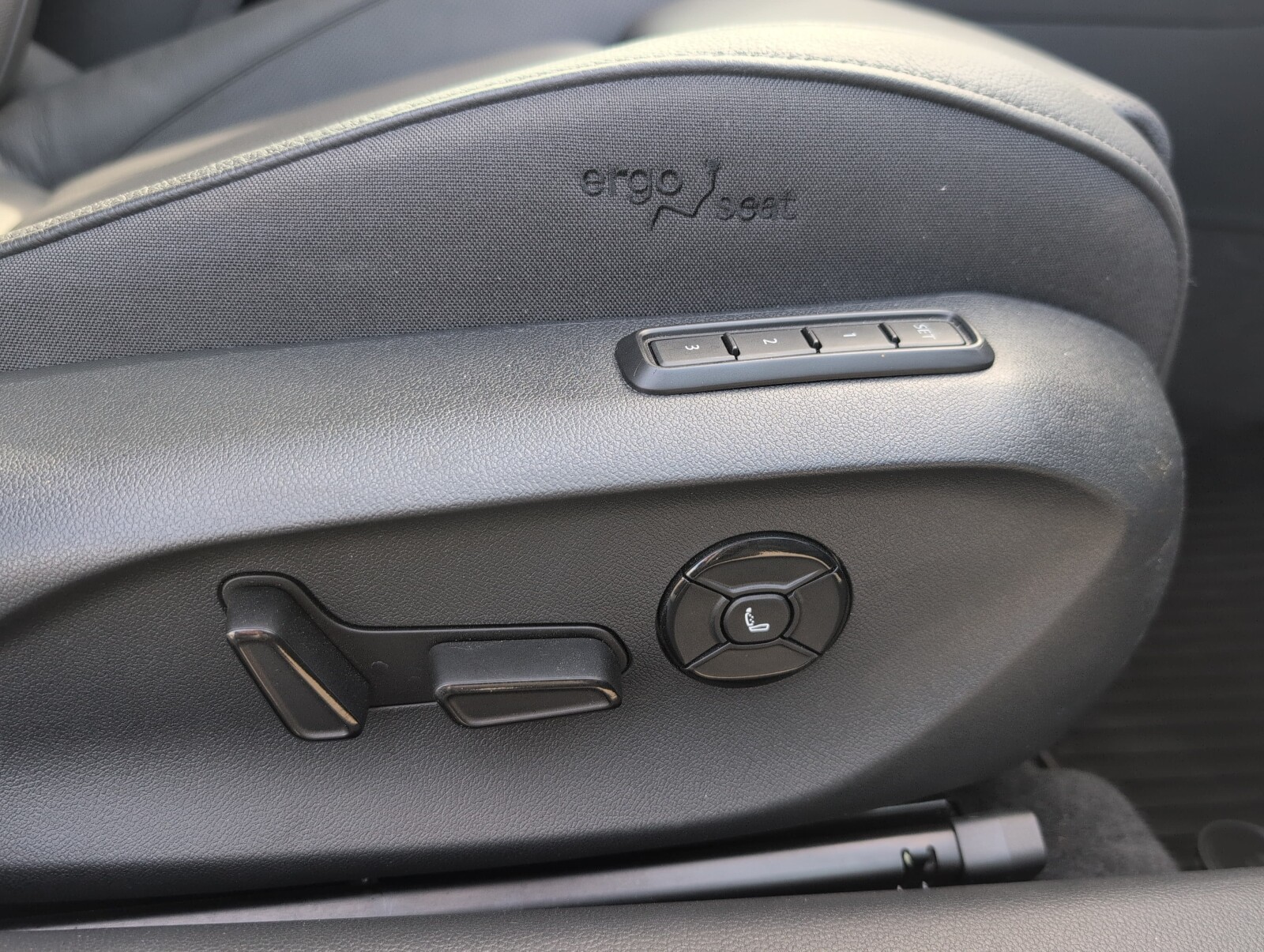 Škoda Superb Combi - zdjęcie 17