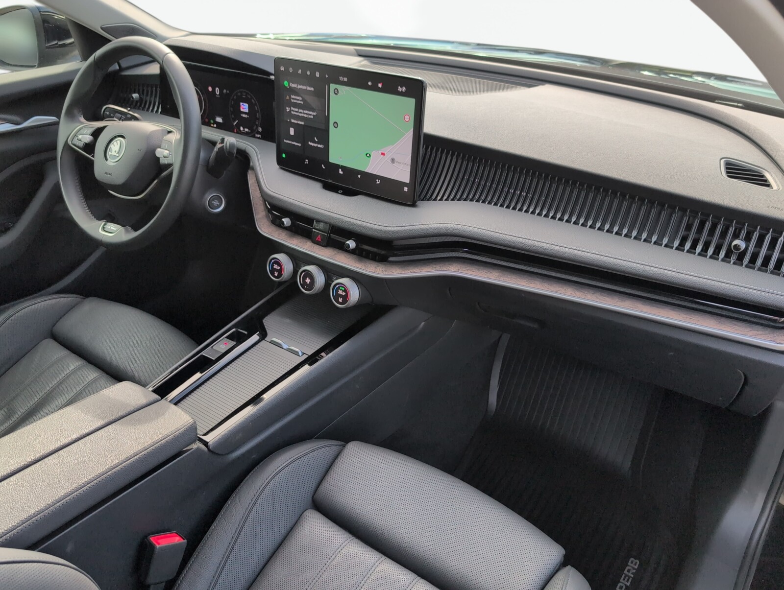 Škoda Superb Combi - zdjęcie 16