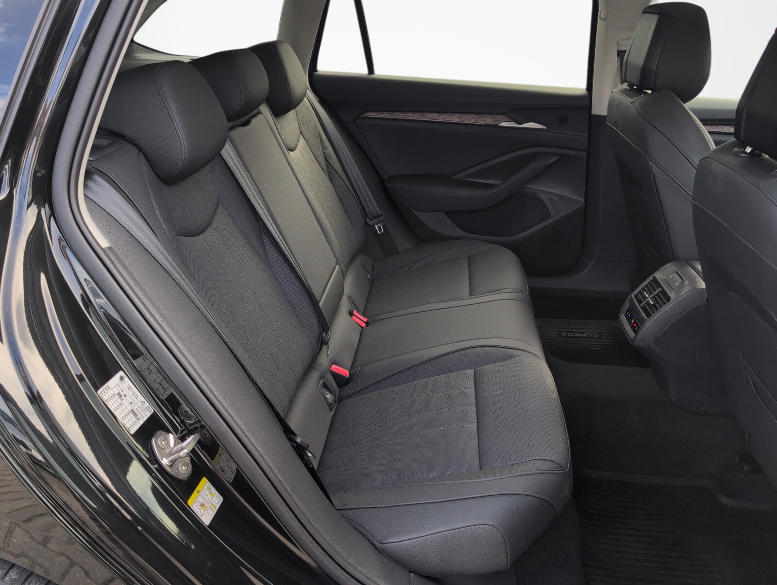 Škoda Superb Combi - zdjęcie 12