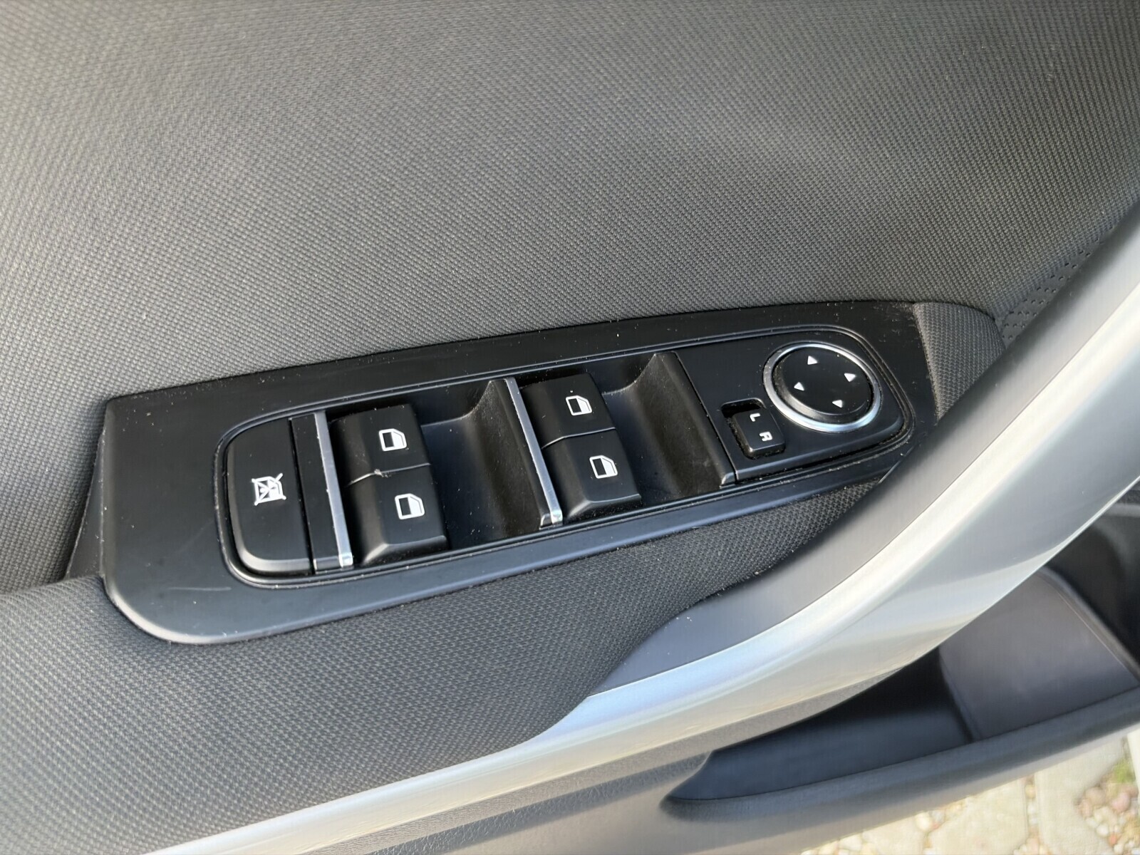 Kia Ceed - zdjęcie 18
