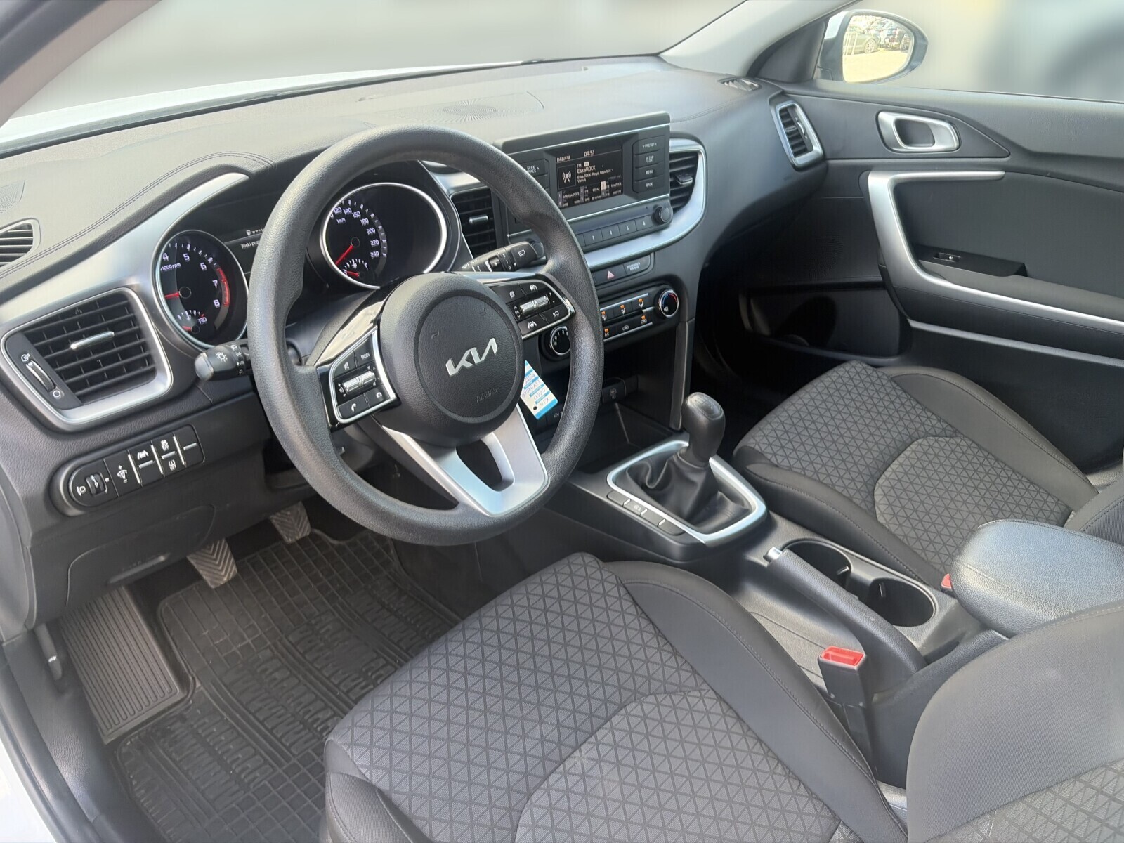 Kia Ceed - zdjęcie 9