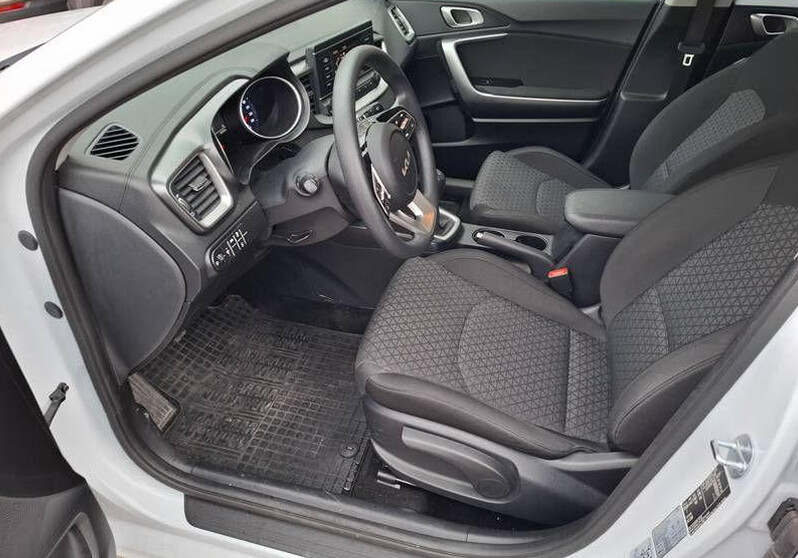 Kia Ceed - zdjęcie 5