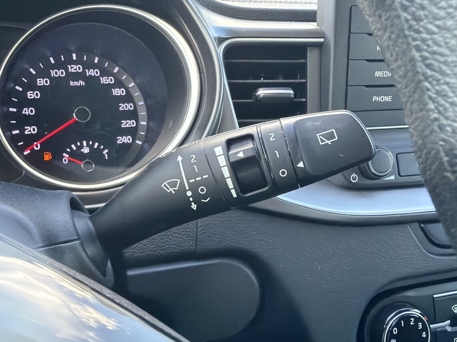 Kia Ceed - zdjęcie 25