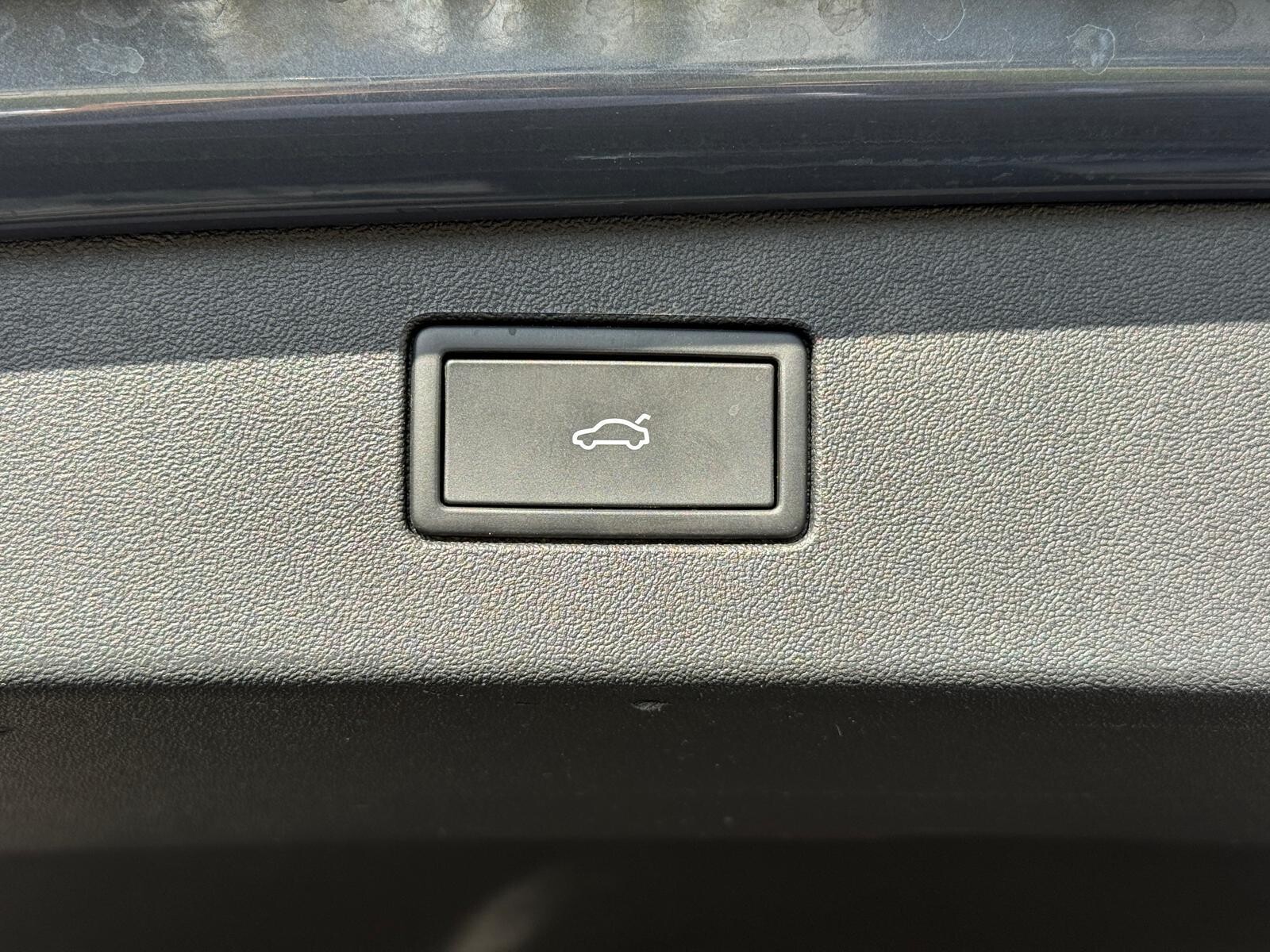 Volkswagen Tiguan - zdjęcie 30