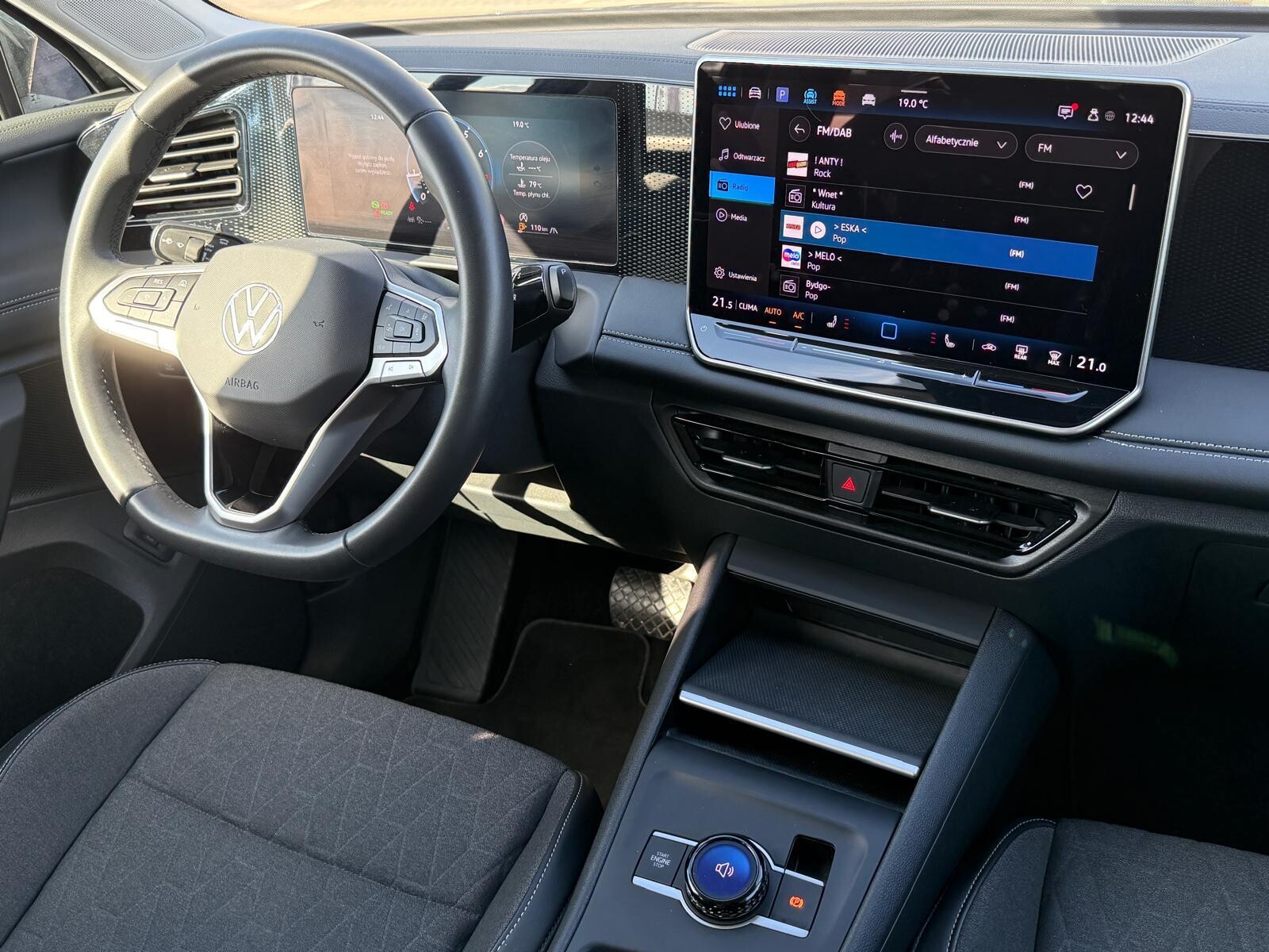 Volkswagen Tiguan - zdjęcie 12