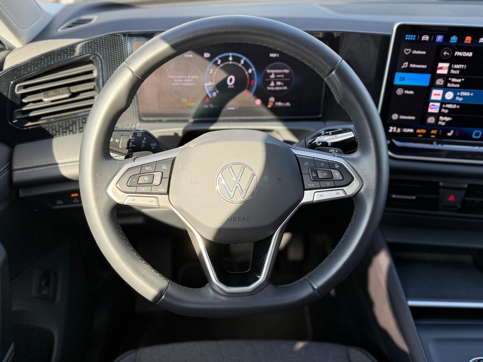 Volkswagen Tiguan - zdjęcie 11