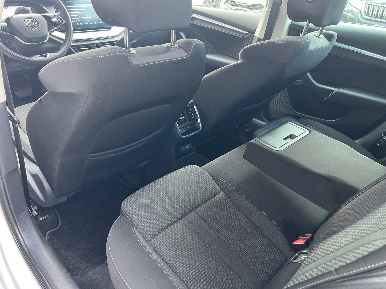 Škoda Octavia Combi - zdjęcie 31