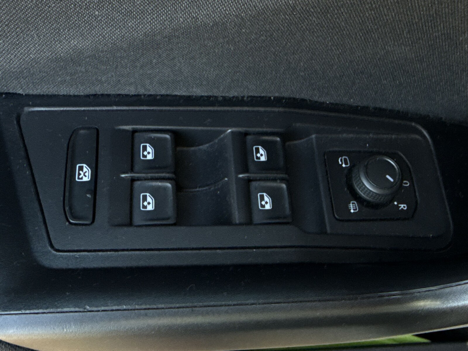 Volkswagen T-Roc - zdjęcie 20