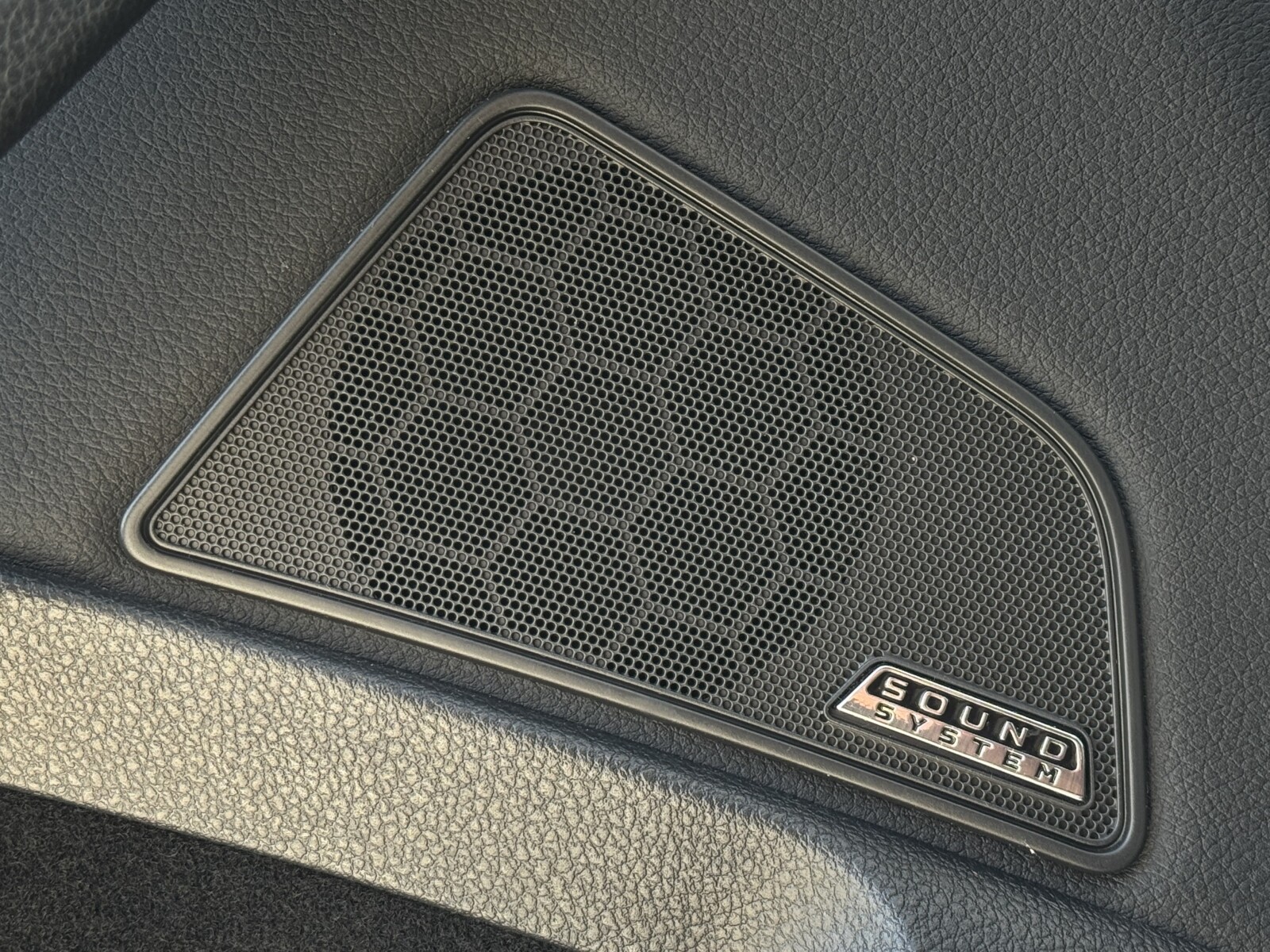 Škoda Superb - zdjęcie 25