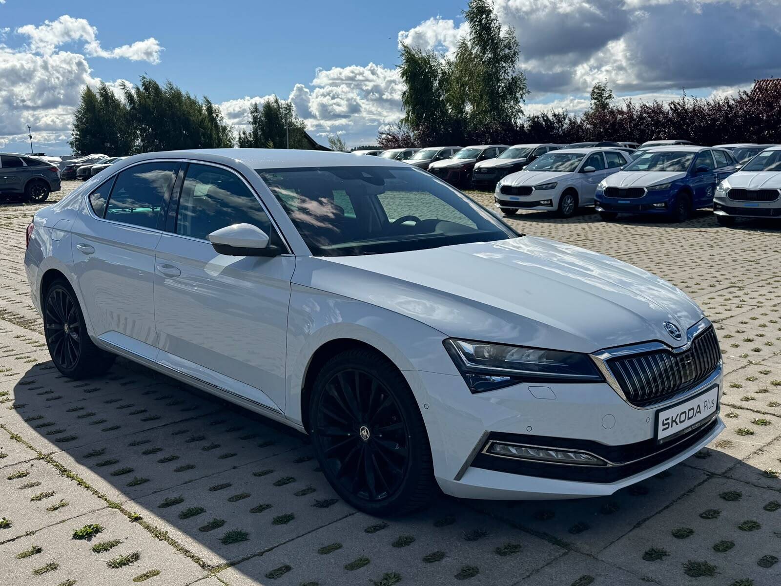 Škoda Superb - zdjęcie 4