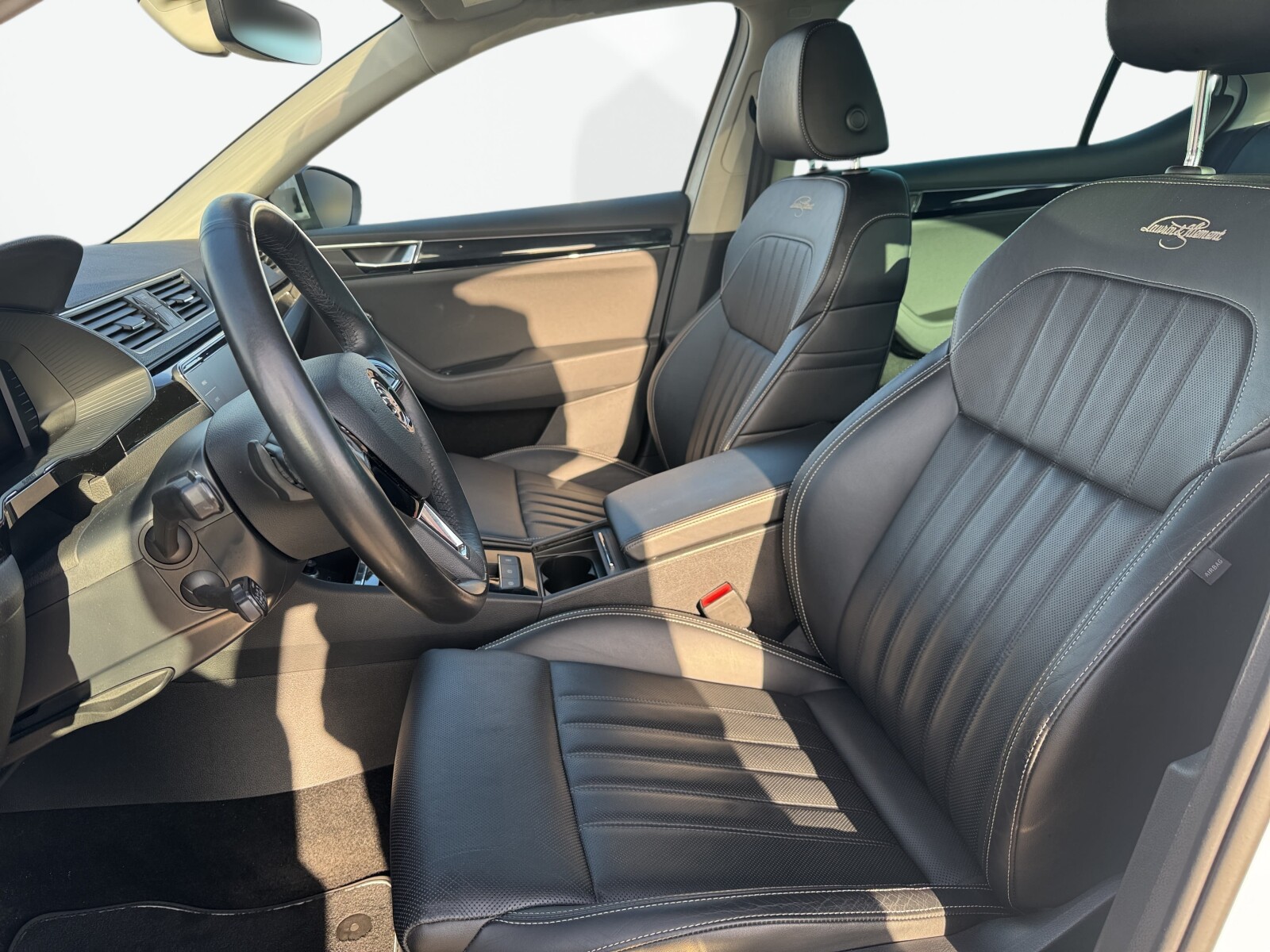 Škoda Superb - zdjęcie 9