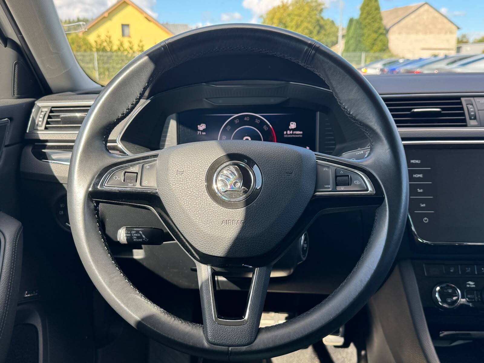 Škoda Superb - zdjęcie 9