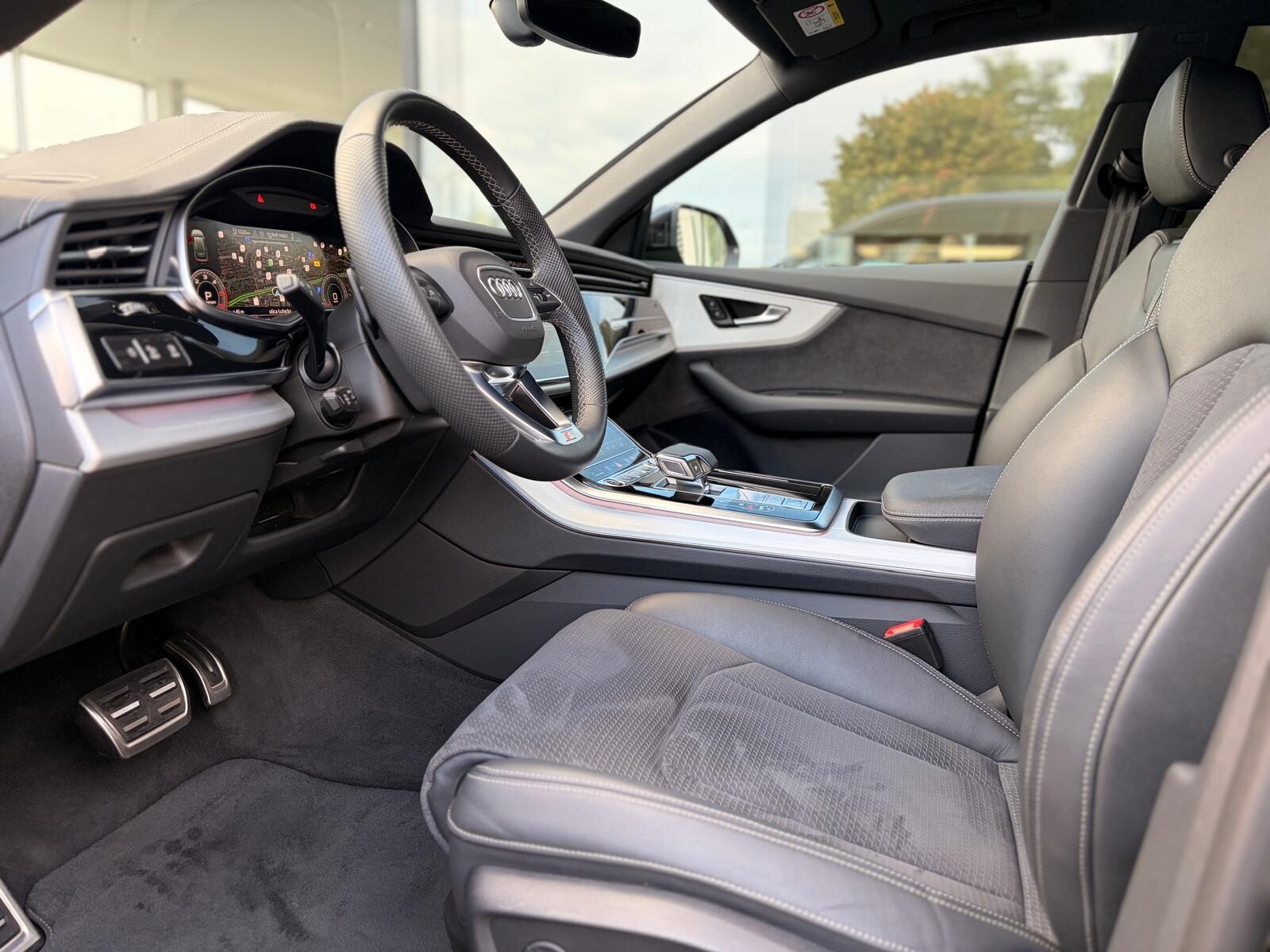 Audi Q8 - zdjęcie 12
