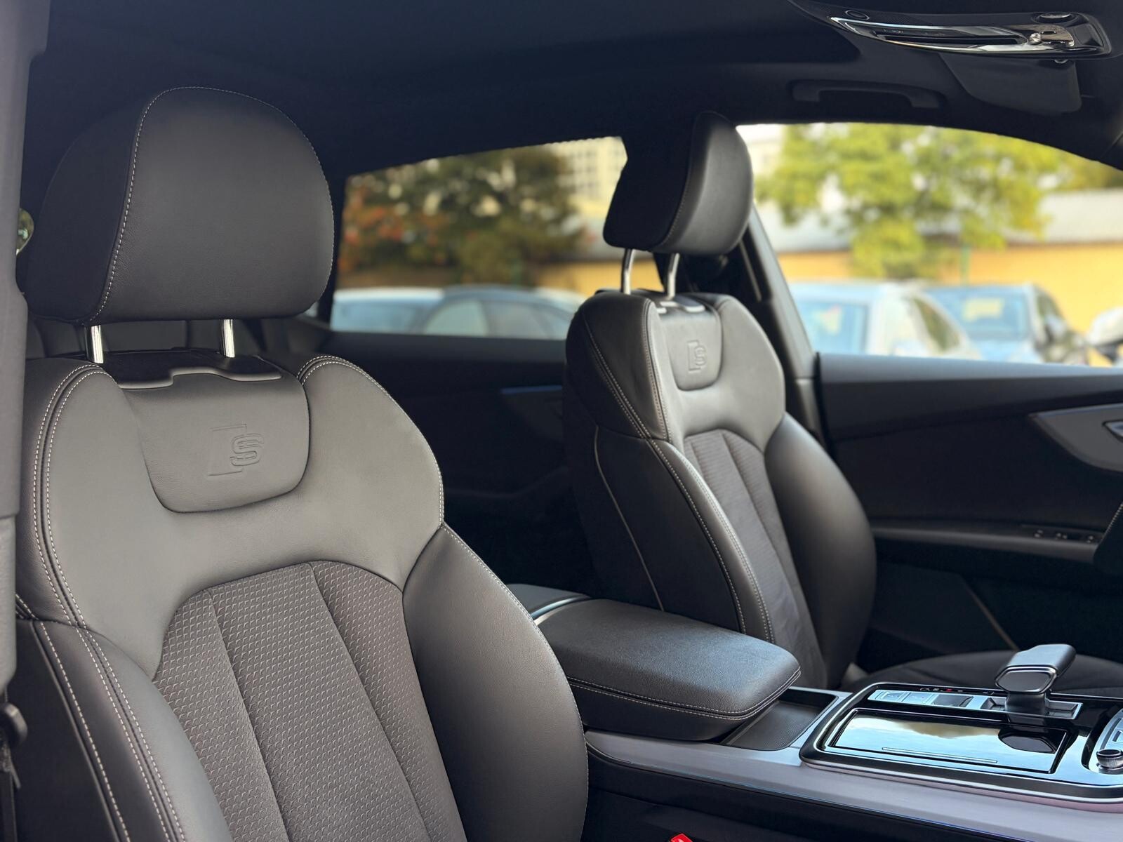 Audi Q8 - zdjęcie 23