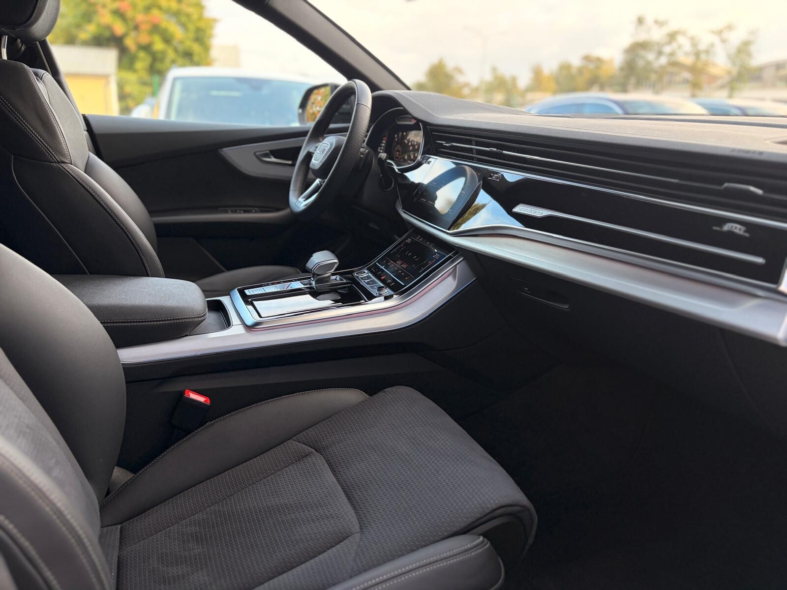 Audi Q8 - zdjęcie 22
