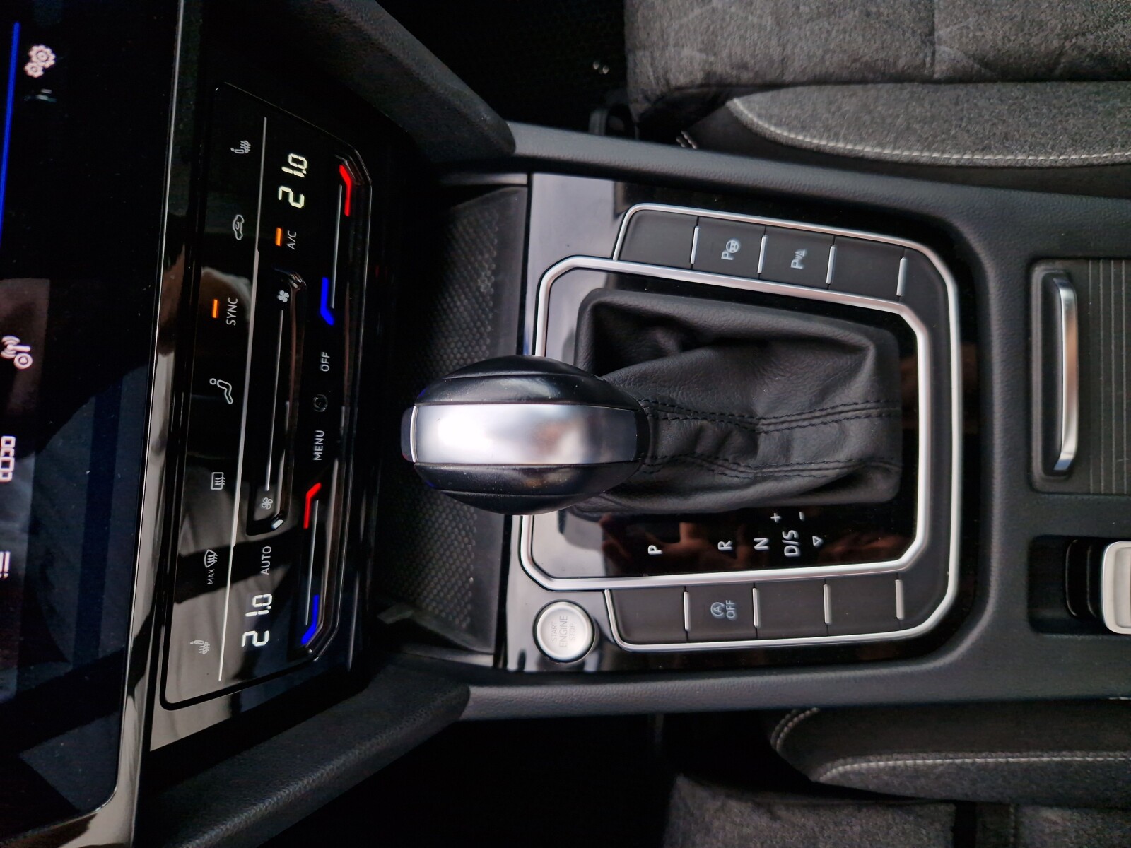 Volkswagen Passat Variant - zdjęcie 25