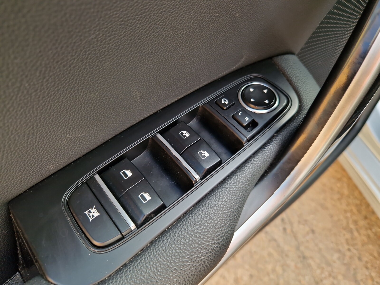 Kia Ceed - zdjęcie 14