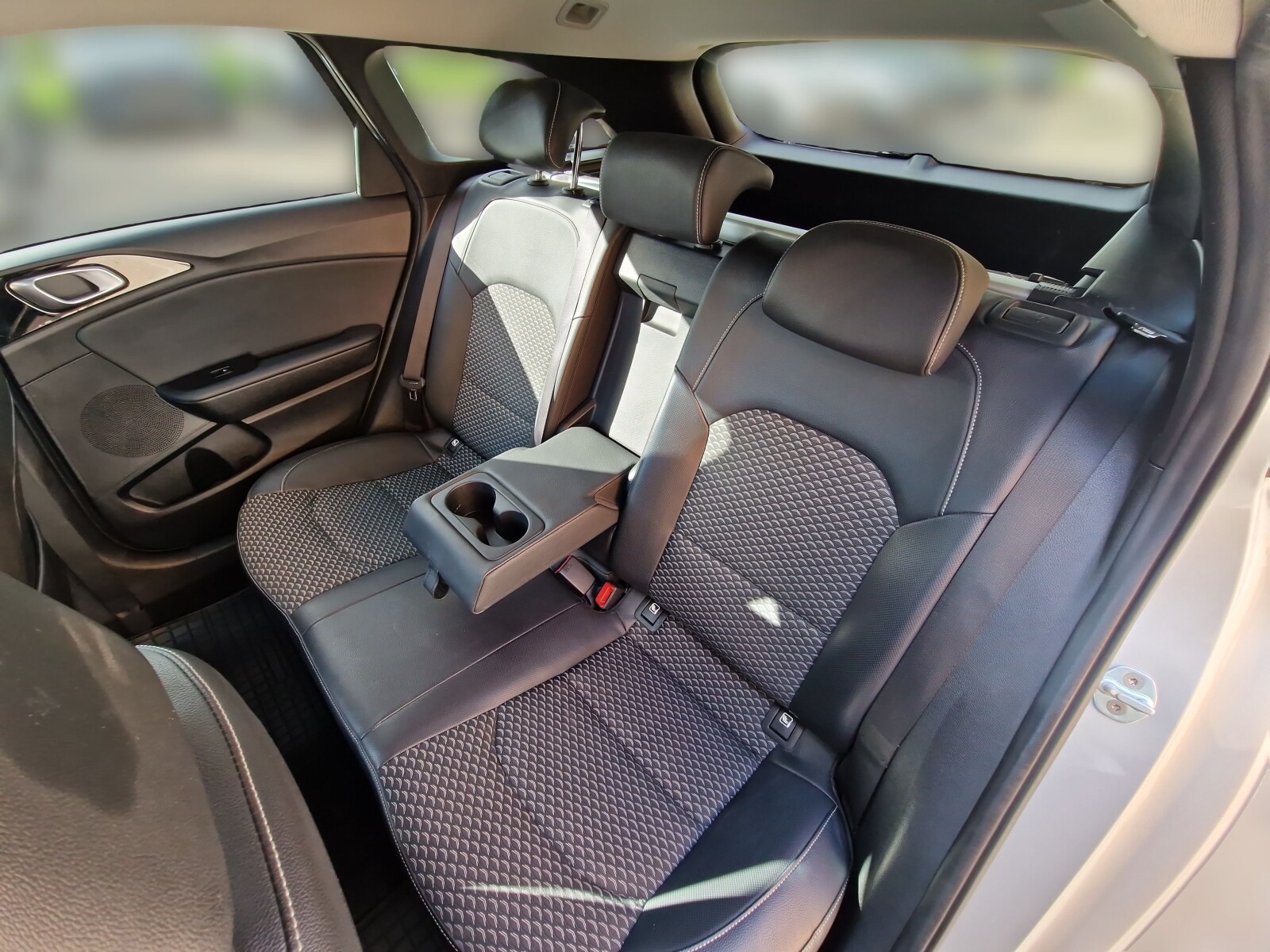 Kia Ceed - zdjęcie 13
