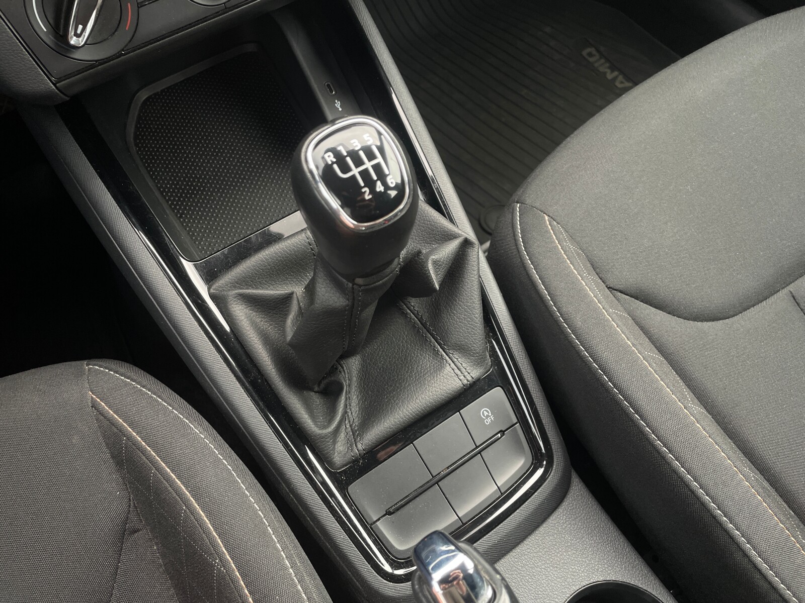 Škoda Kamiq - zdjęcie 35