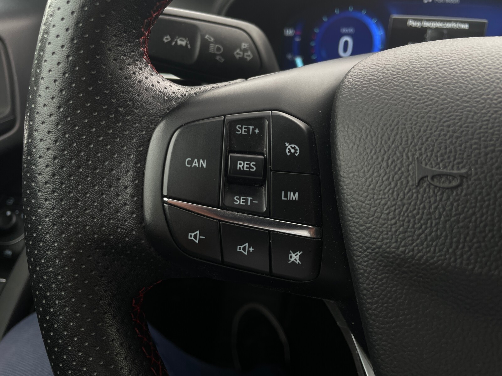 Ford Focus - zdjęcie 19