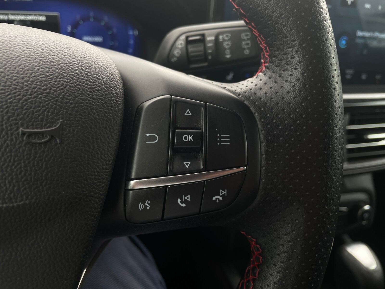 Ford Focus - zdjęcie 21