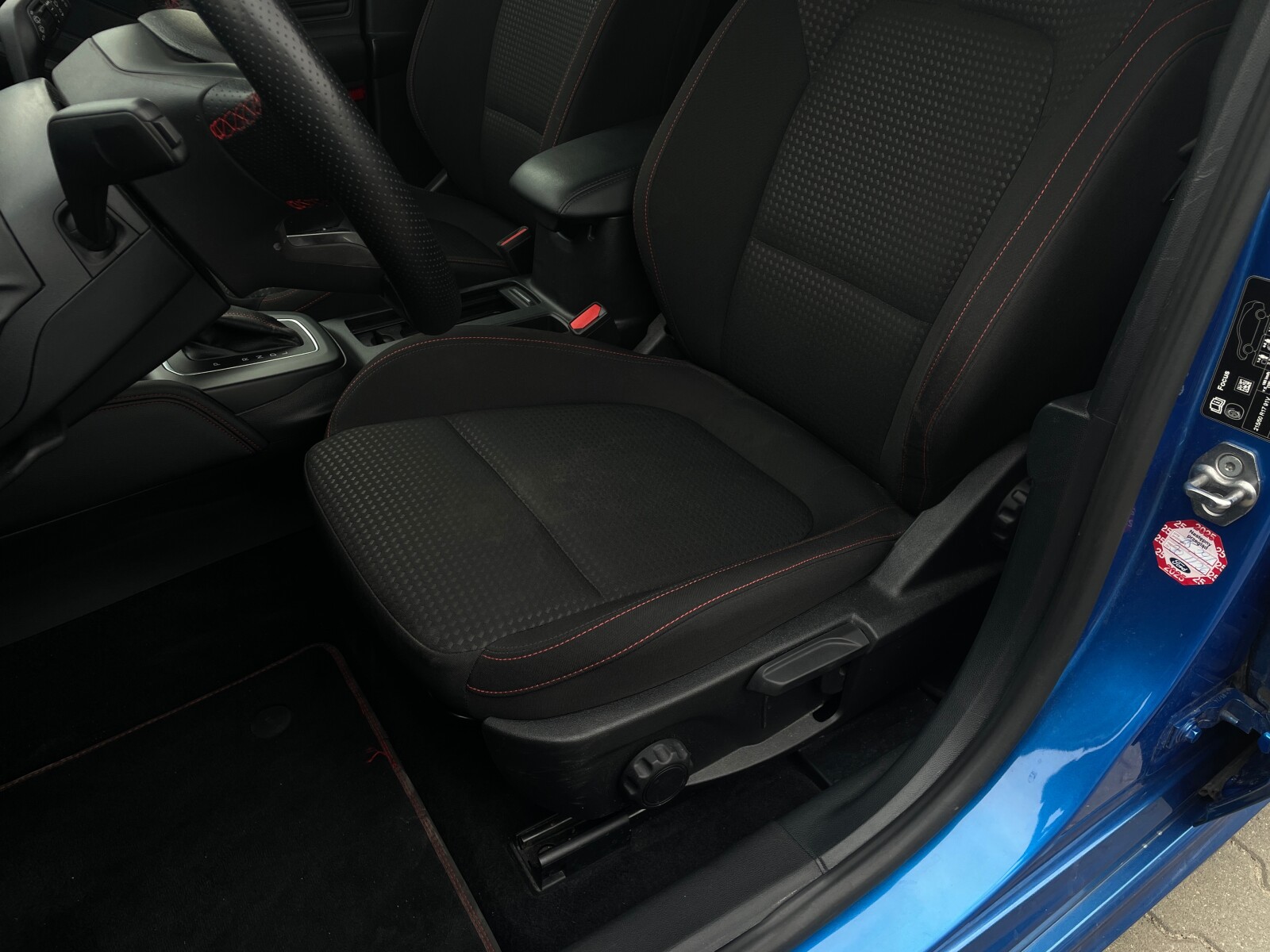 Ford Focus - zdjęcie 10