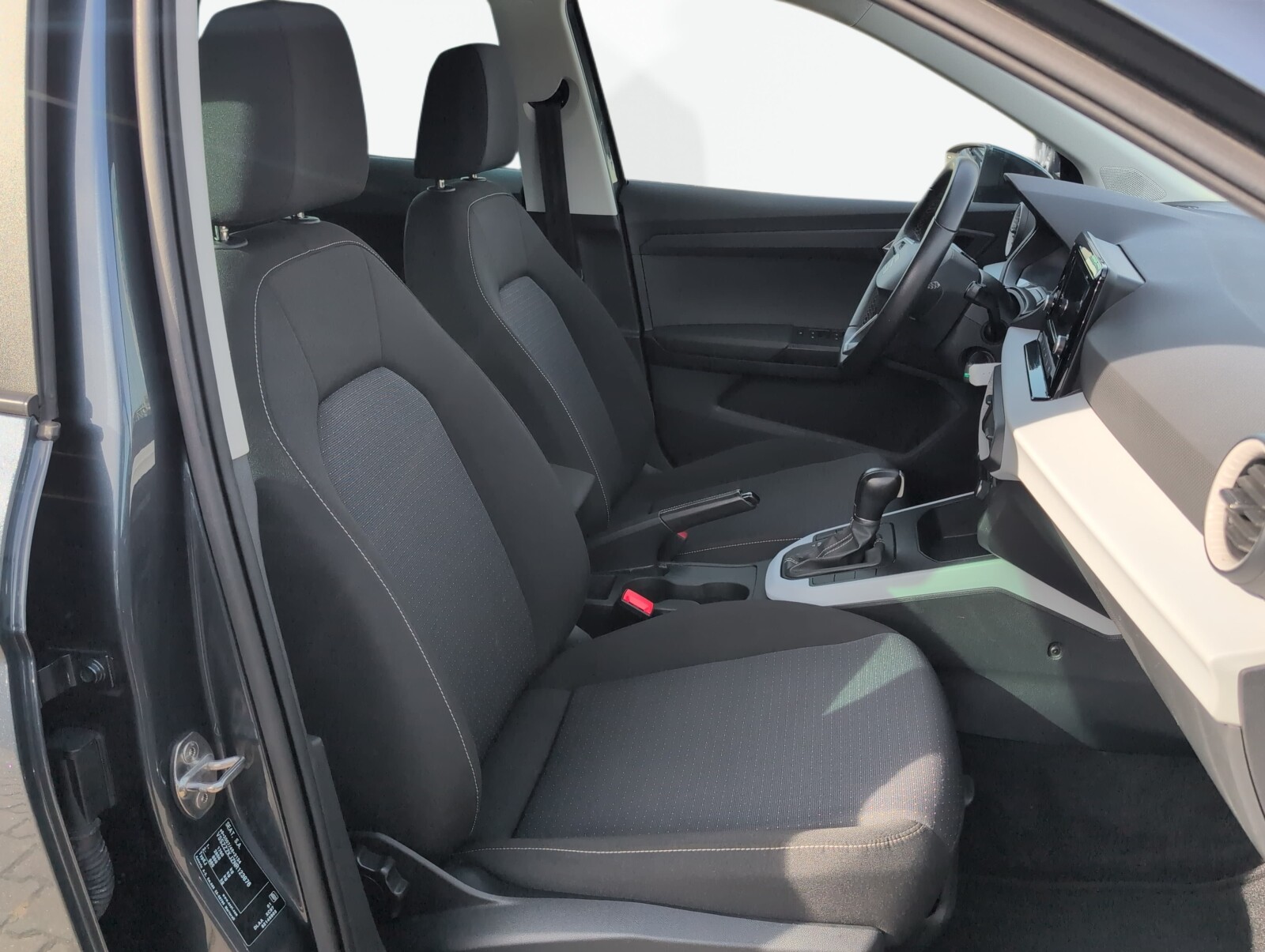 Seat Arona - zdjęcie 12