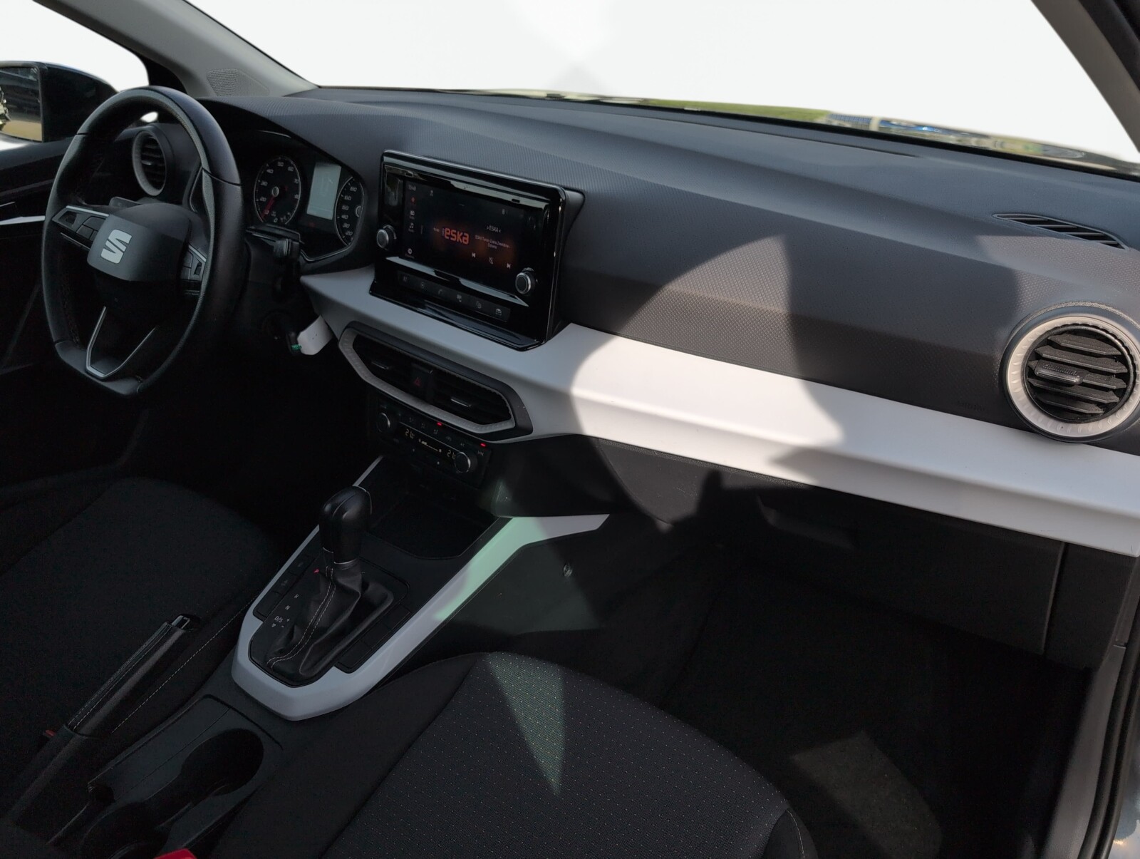Seat Arona - zdjęcie 13