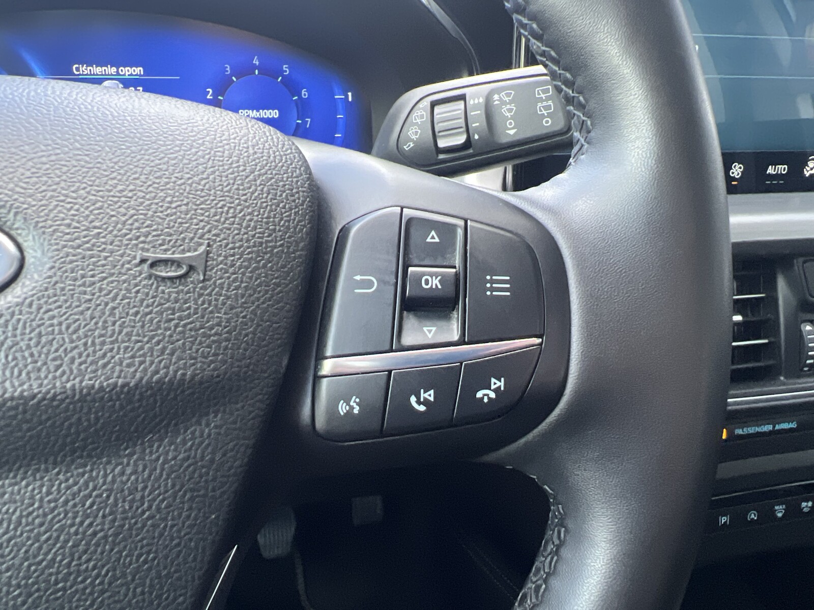 Ford Focus - zdjęcie 24
