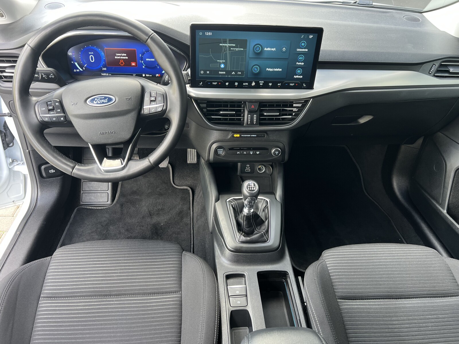 Ford Focus - zdjęcie 9