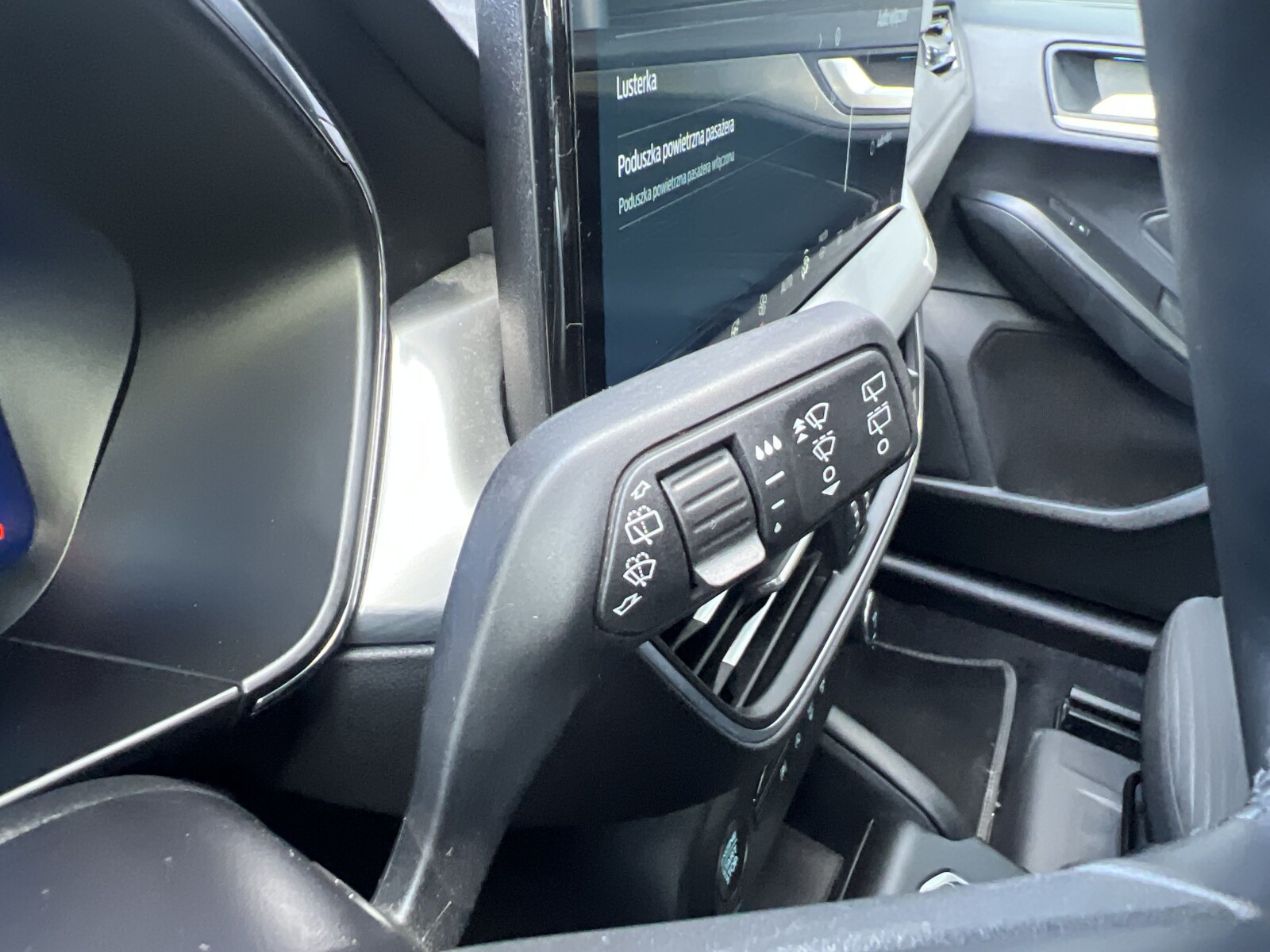 Ford Focus - zdjęcie 21