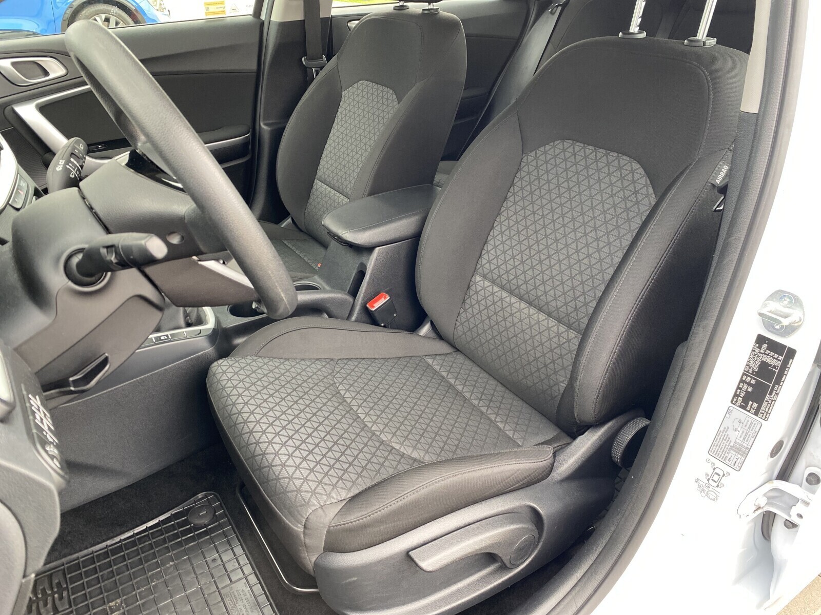 Kia Ceed - zdjęcie 9