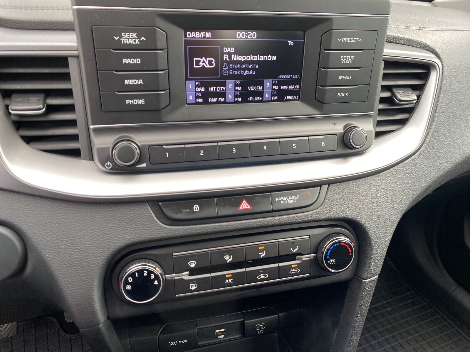 Kia Ceed - zdjęcie 20