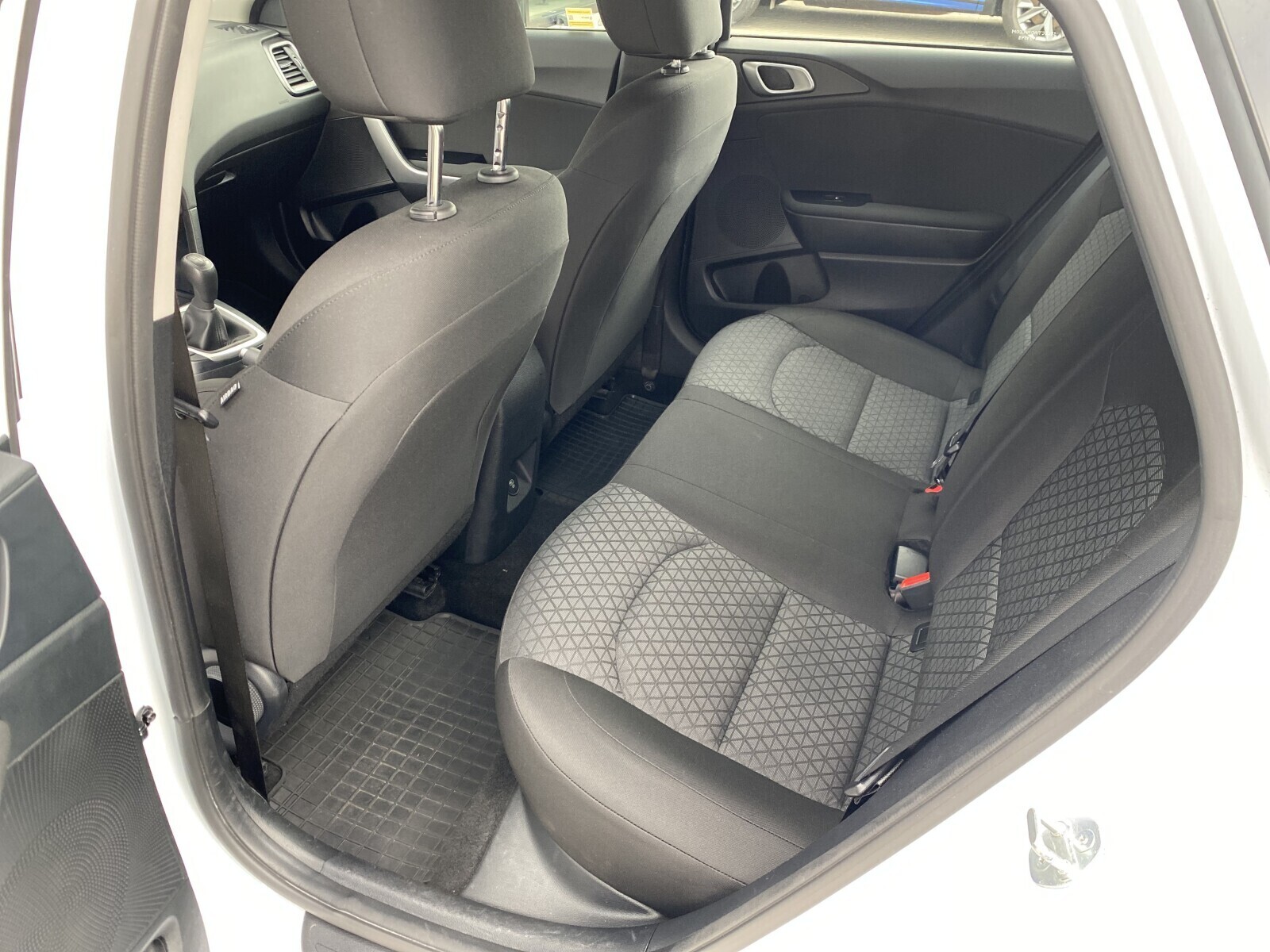 Kia Ceed - zdjęcie 10