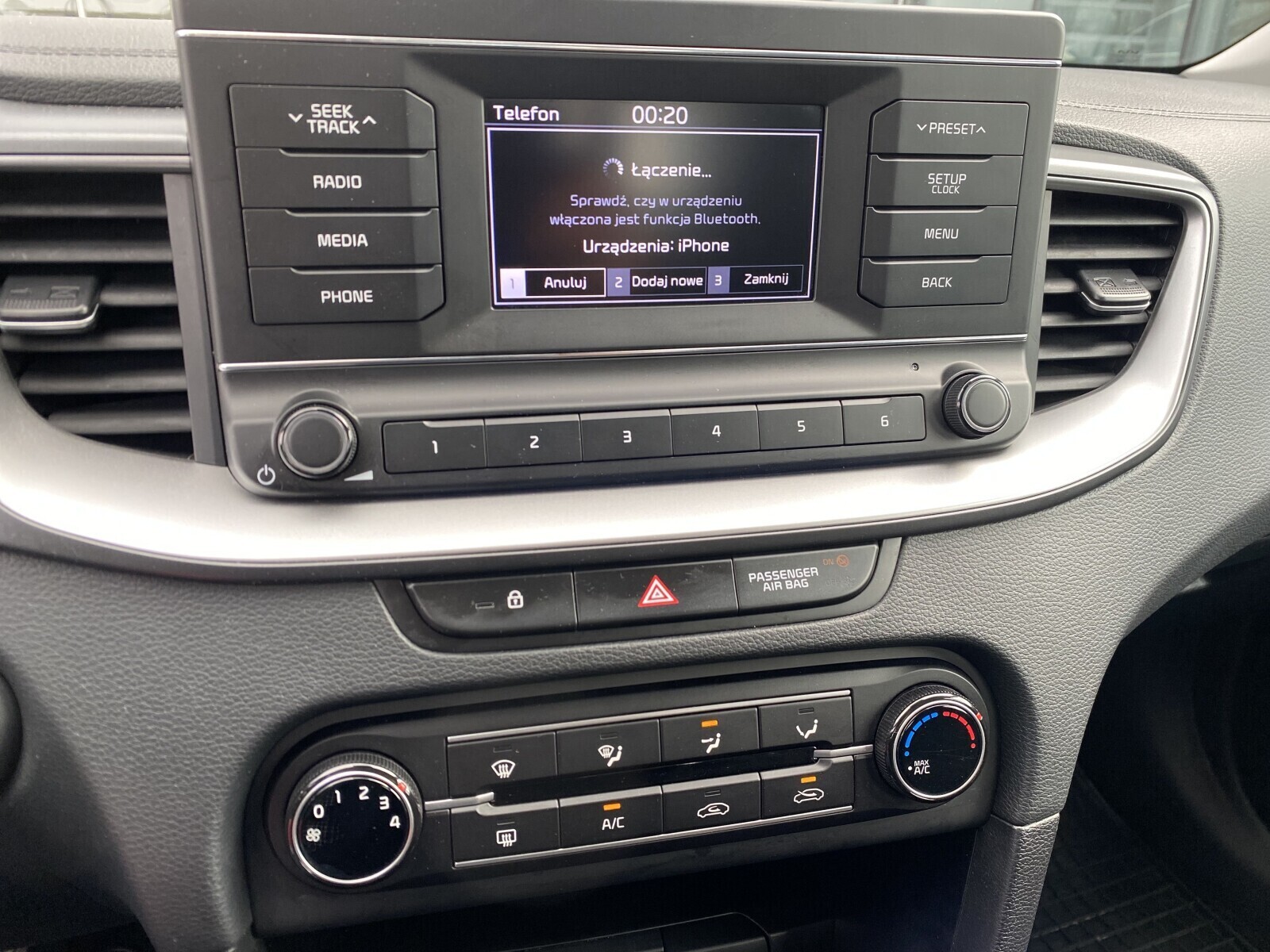 Kia Ceed - zdjęcie 21