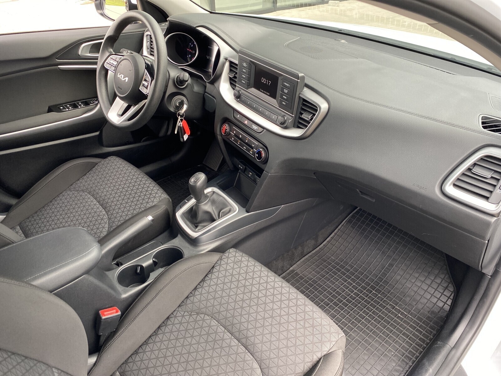Kia Ceed - zdjęcie 15