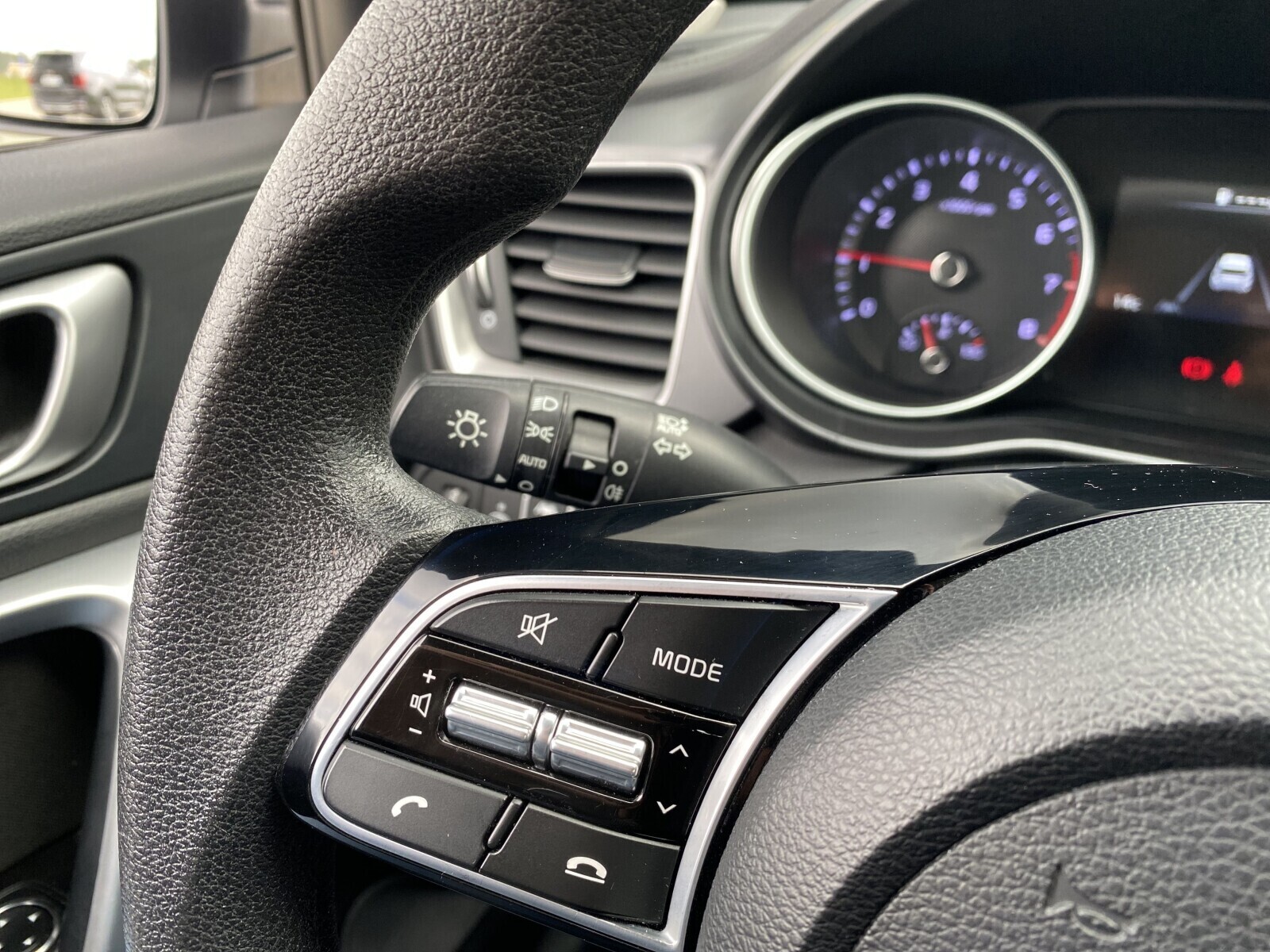 Kia Ceed - zdjęcie 18
