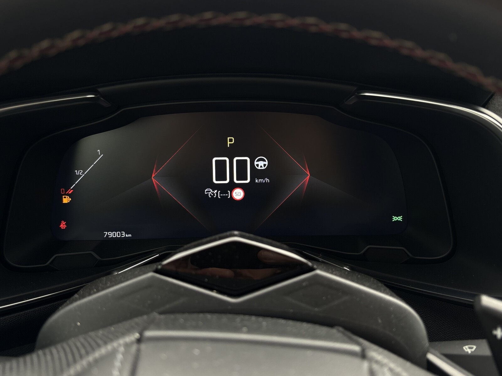 DS Automobiles DS 7 Crossback - zdjęcie 15