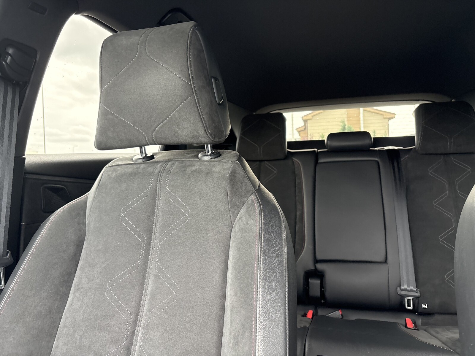 DS Automobiles DS 7 Crossback - zdjęcie 14