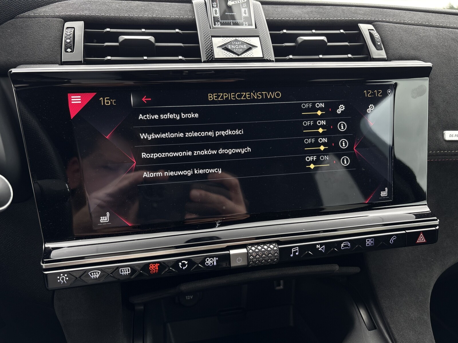 DS Automobiles DS 7 Crossback - zdjęcie 19
